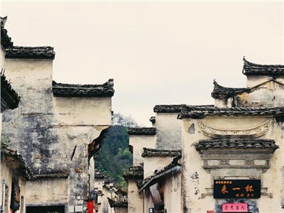 由成龍大哥對外捐贈古建筑引發(fā)的感想