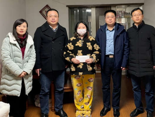 情暖歲寒時|中合慧景組織區(qū)黨代表、人大代表慰問困難群眾